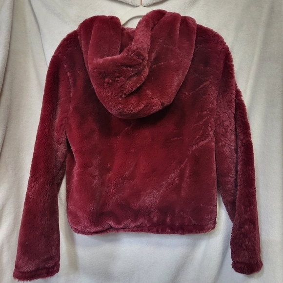Haute Monde Los Angeles Faux Fur Burgundy Zip-Up Hoodie Jacket - Picture 4 of 6